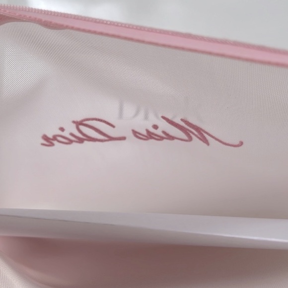 MISS DIOR Pink Mesh Cosmetic Pouch with CD LE BAUME - Picture 8 of 12